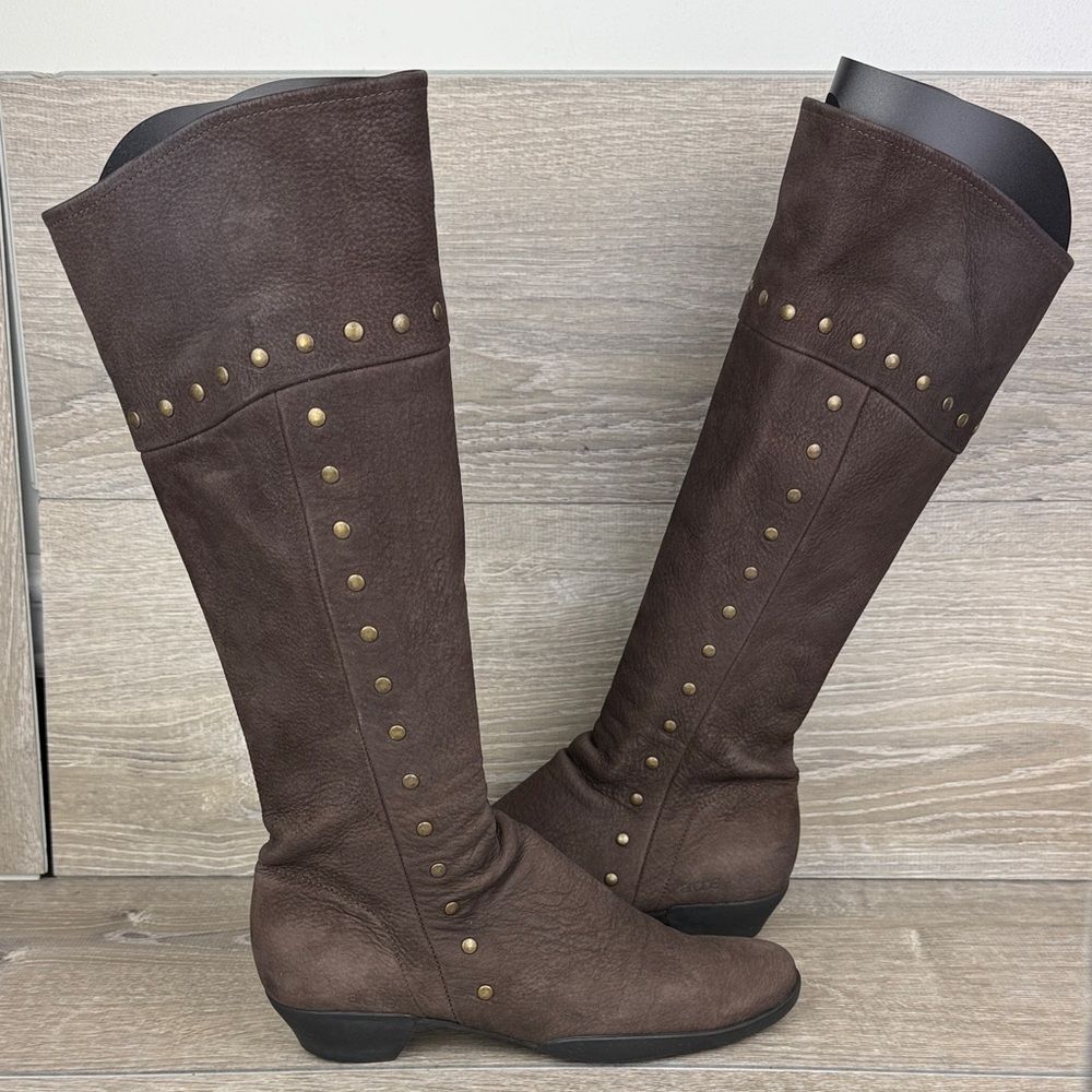 Arche Fokol Women’s Sz 7/EU 38 Dark Brown Nubuck Studded Zip Knee High Heel Boot